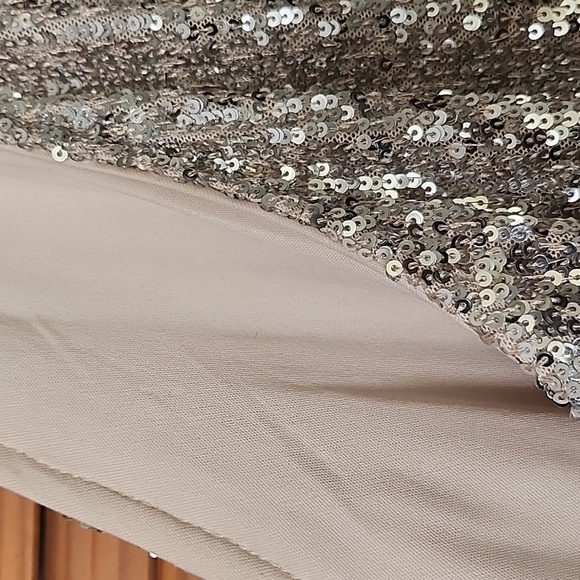 Cable & Gauge Silver Sequin Top - Picture 5 of 6